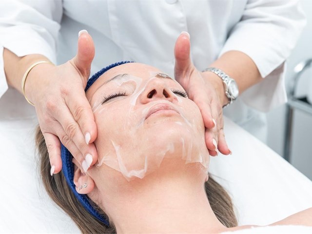 Piel uniforme y renovada: elimina manchas y cicatrices con láser IPL en Vigo